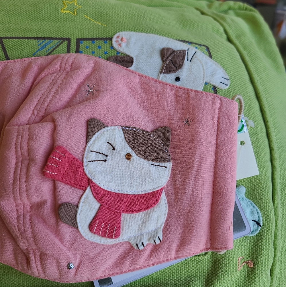 HTF 1 adult pink Hikosen Cara Embroidered Mask - Picture 5 of 12